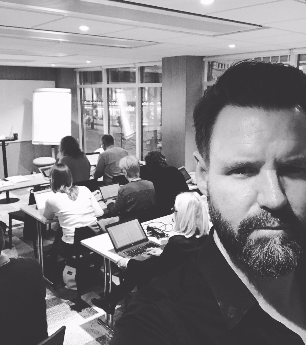 ParSahlin's tweet photo. Håller skrivarkurs för 25 entusiastiska läromedelsförfattare arrangerat av Sveriges läromedelsförfattarförbund. #slff #skrivarkurs https://t.co/GphxaZYJ32