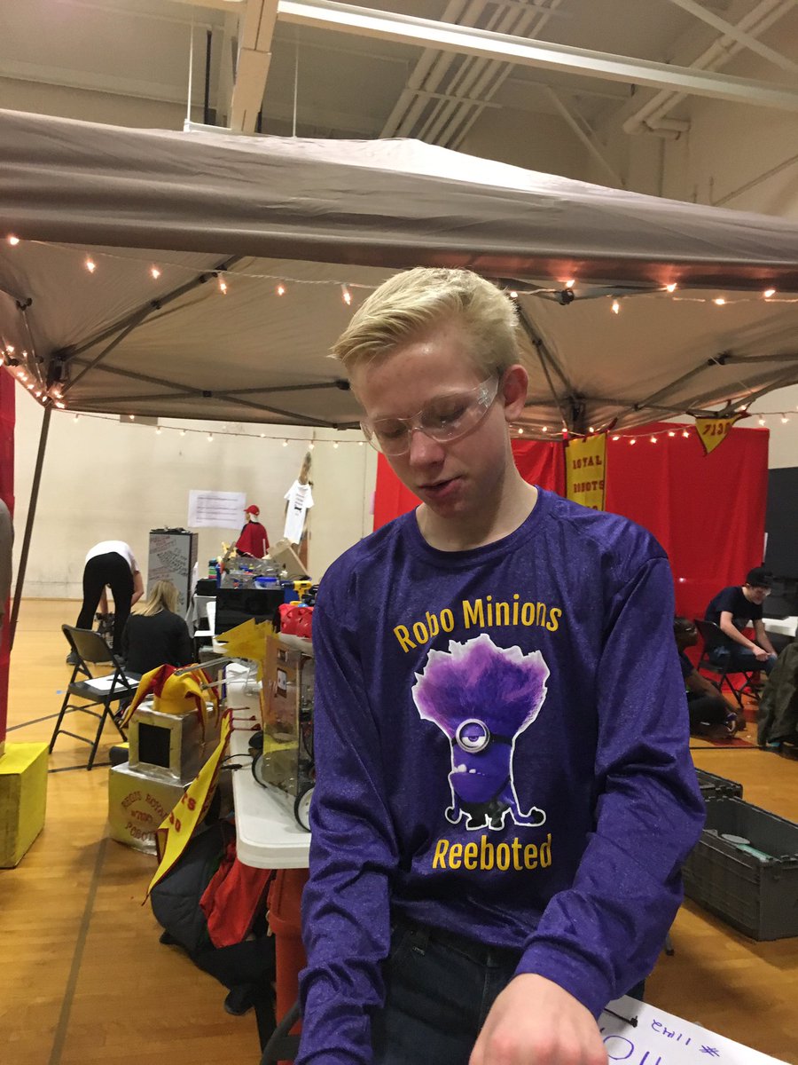 FTCTeam11142's tweet photo. Jake is demonstrating the robot at our Super-Qualifier https://t.co/GPdKaWOwiN