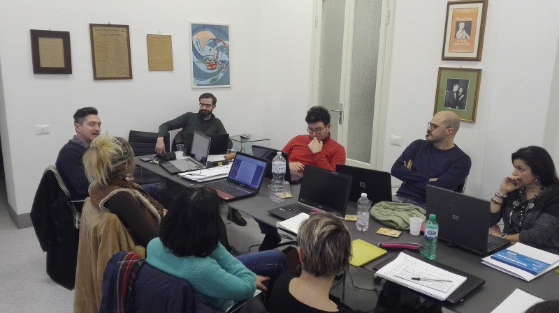 MarioTobino's tweet photo. Scuola di #Narrazione #MarioTobino. Oggi la lezione di #GiulioLeoni dedicata al racconto. https://t.co/ESgiVJ0hXI