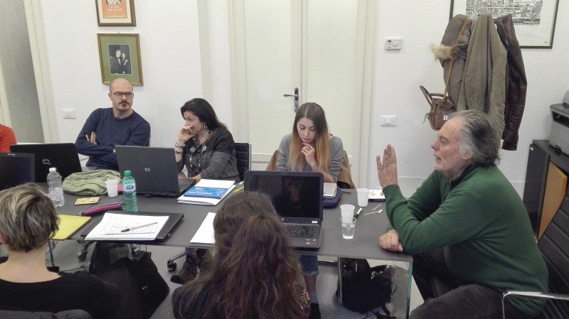 MarioTobino's tweet photo. Scuola di #Narrazione #MarioTobino. Oggi la lezione di #GiulioLeoni dedicata al racconto. https://t.co/ESgiVJ0hXI