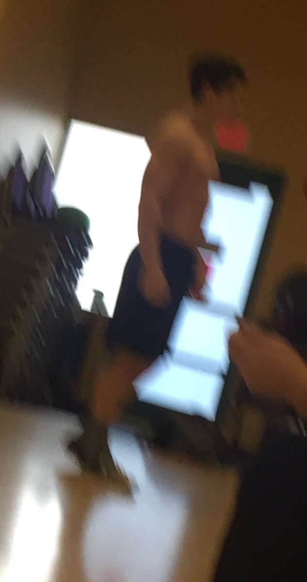 Str8JockFeet's tweet photo. Studs at the gym practicing poses. I want those socks <3 https://t.co/u6sPFUjvSs