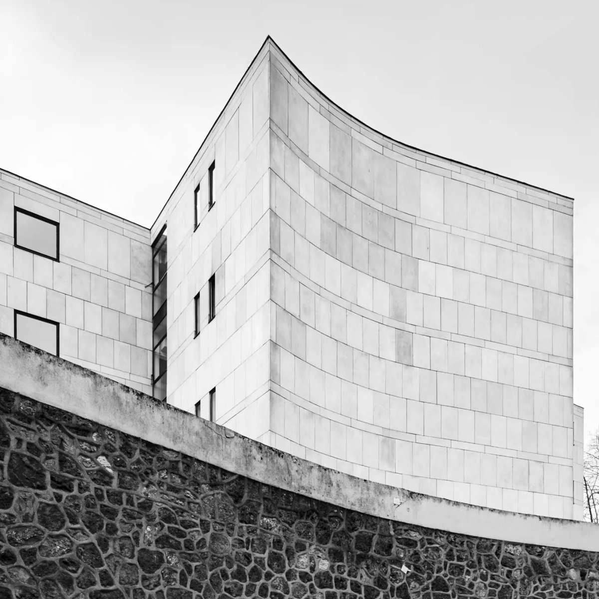 divisare_'s tweet photo. #Architecture in #Paris - #SwissPavilion by Le Corbusier ph @il_Gallus https://t.co/uq2H2xSGQI https://t.co/XUZgxMDfui