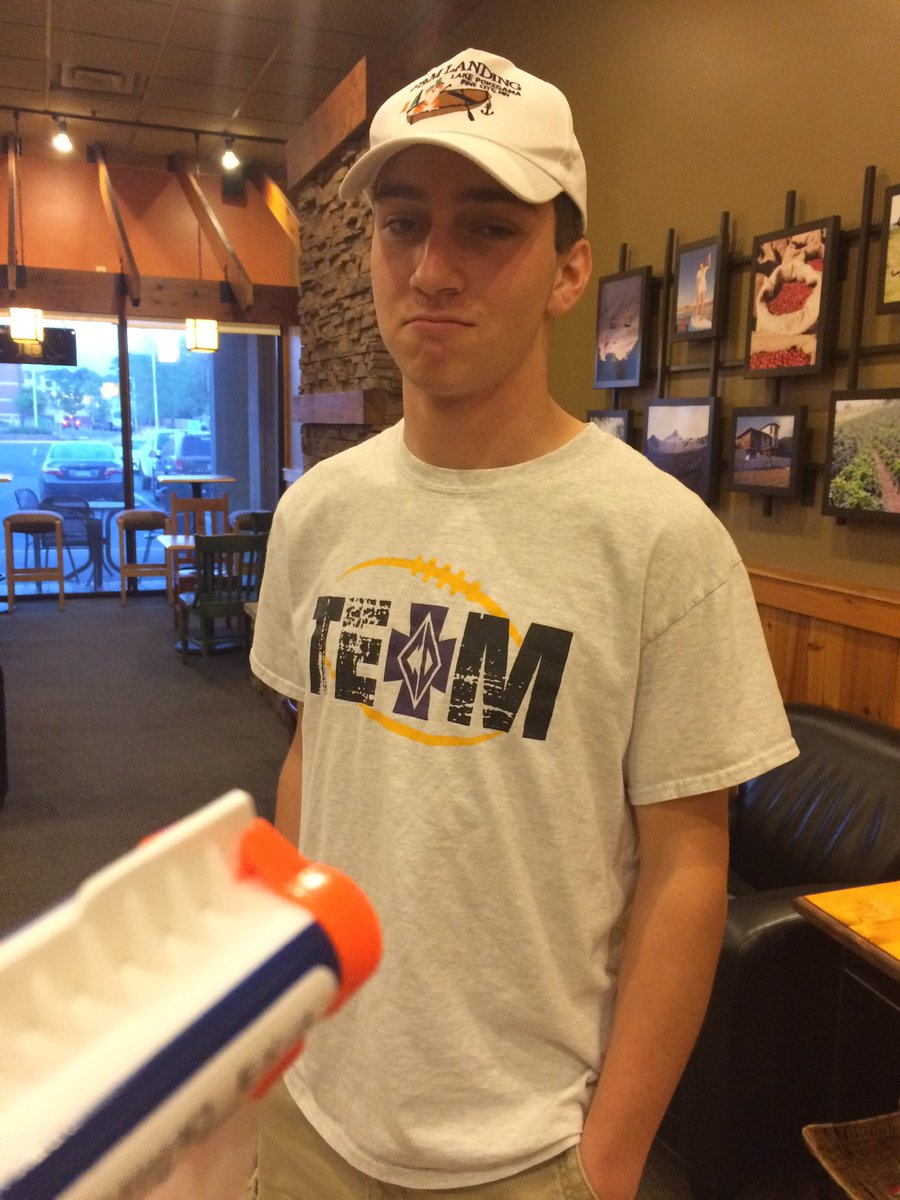 gavinreeder102's tweet photo. Happy 22nd Birthday JJ! @jjthuentethuent #deafmom #jjsexyface #ohno #cuz #pipets #blamemike #pacing #rustytaco #dontsleeponjc #tedcruz https://t.co/TKnyz0feIc