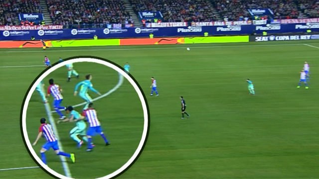 Ivaninho_FCB's tweet photo. Ninguna de estas acciones fue falta. Pero luego el que roba es el Barça. https://t.co/6lZ1Ykp1A6