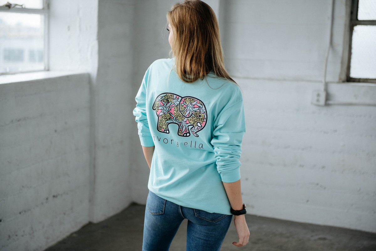 shopivoryella's tweet image. Our Neon Mint Pineapple Tee is now available! 🍍🐘💕

Stay tuned for our other four classic tees dropping today!