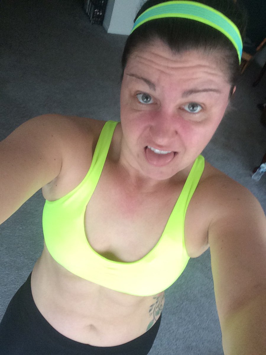 Bergey1217's tweet photo. #cardio hate to do it #love it when it's done! You have to #push through the #hard to get to the other side! #momwithmuscle #fitspo https://t.co/tuVh5ngVO9