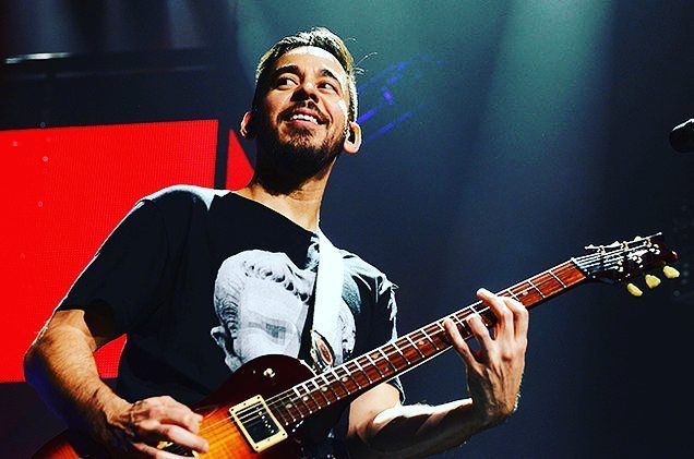 Happy birthday to dear Mike Shinoda     from Linkin Park .   