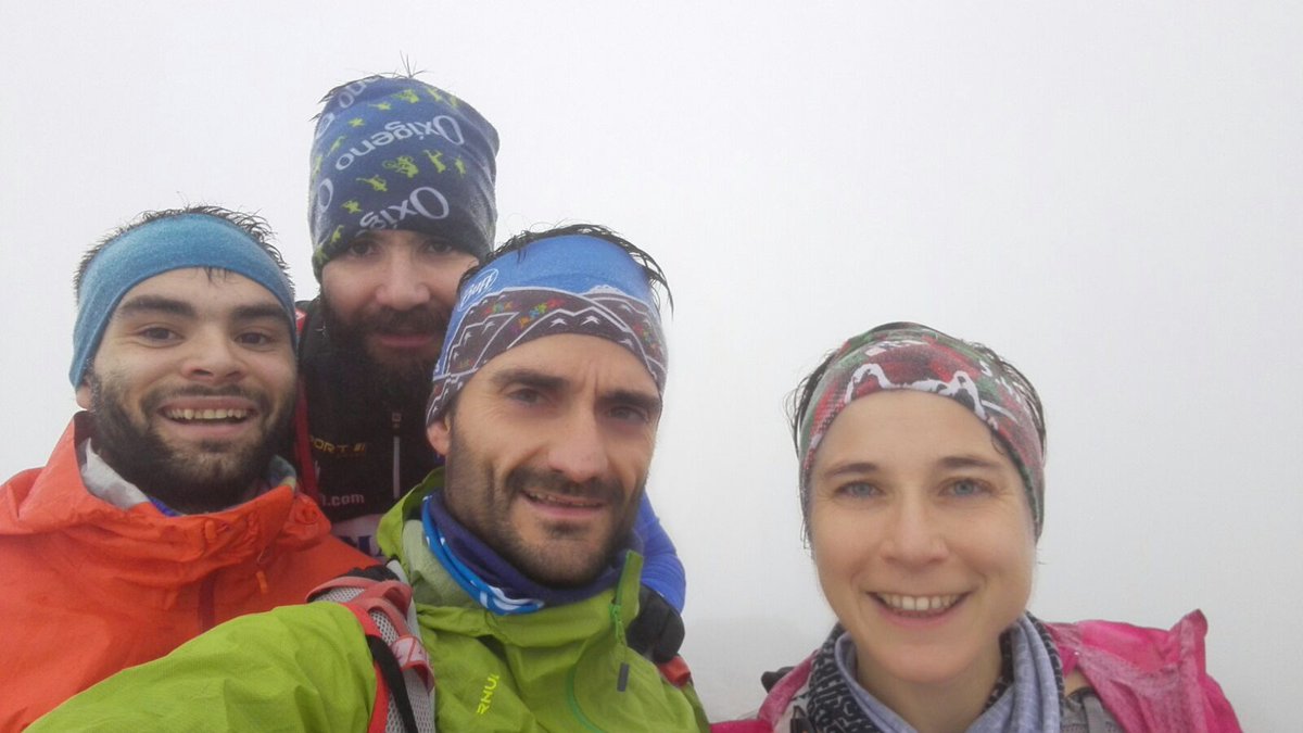 Jessy_MatC's tweet photo. Un #ultratrail no se acaba sin un coco bien amueblado, pero sin buen entreno no llegas ni a la mitad! 28km más para @alpinultras  #SRTeam https://t.co/XOBFeRtxLd