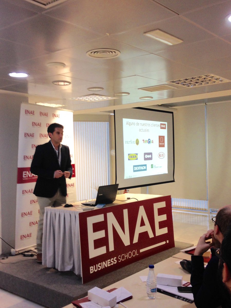 ENAEbusiness's tweet photo. Tras el café de tarde...#GoogleAnalytics por Eduardo Sánchez #enaedm #sinparardeaprender #MarketingDigital #Murcia https://t.co/KtNNOhO76i