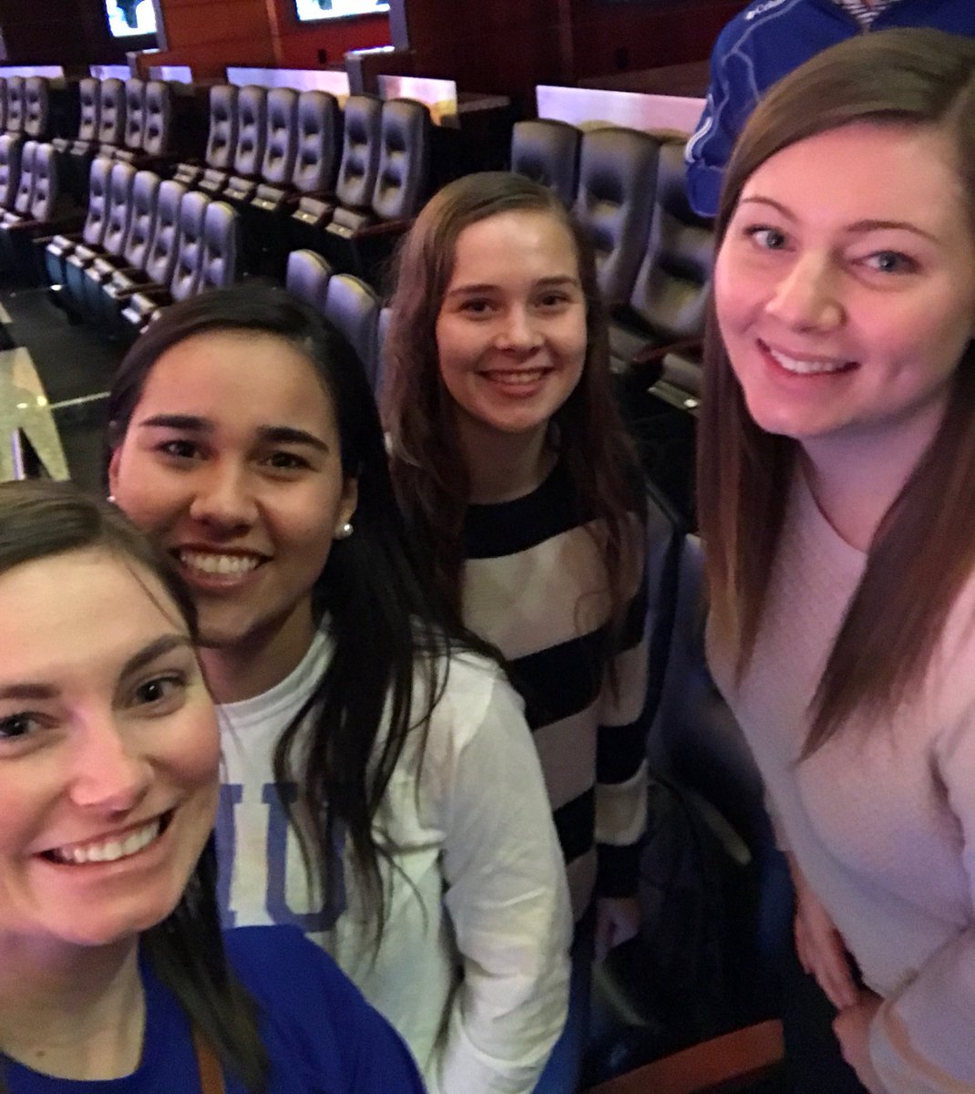 SHUWGolf's tweet photo. Alumna @allykat105 cheering on @SetonHallMBB with freshmen @maddie_sager @lizzie_win and @SAMwichS_20! #HALLin https://t.co/fZHQ5616yl