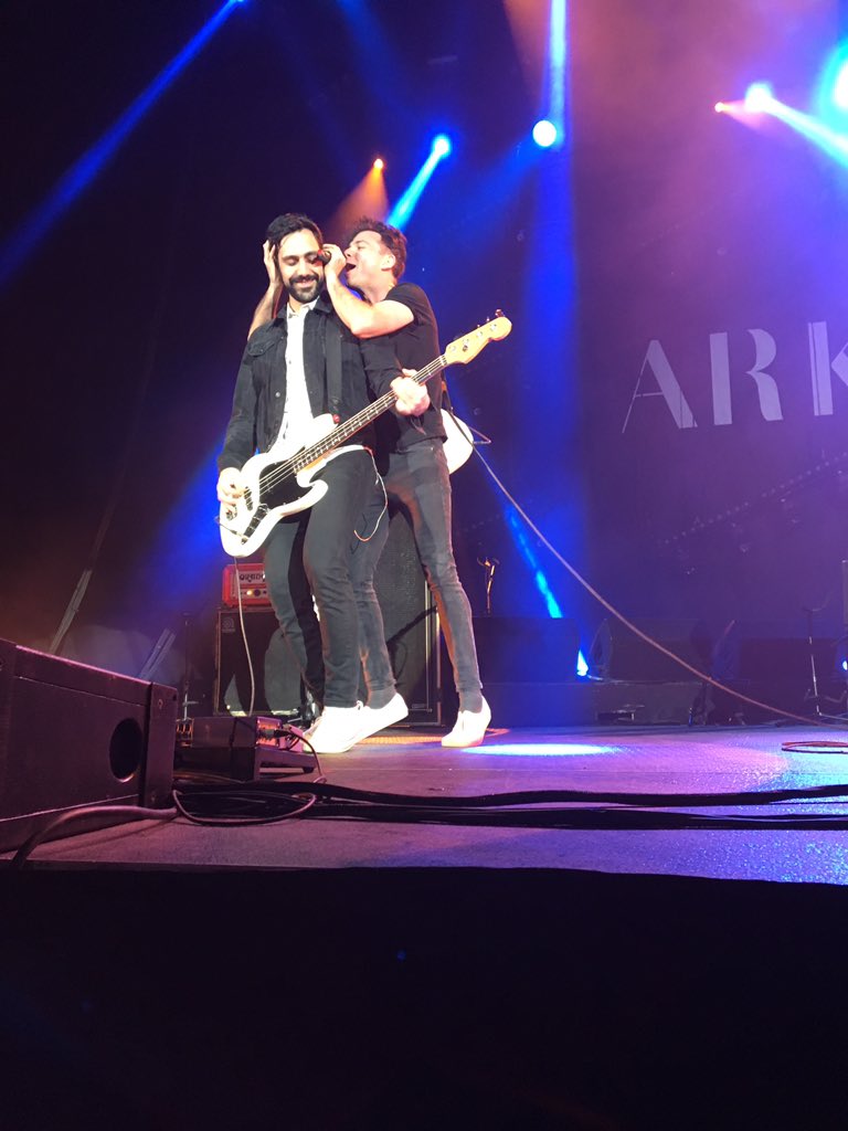 rooary_spragon's tweet photo. The bromance between @Max_Kerman and @NickDika 👌🏻#Arkells #ArkellsHamOnt https://t.co/LJT1IMxlWV