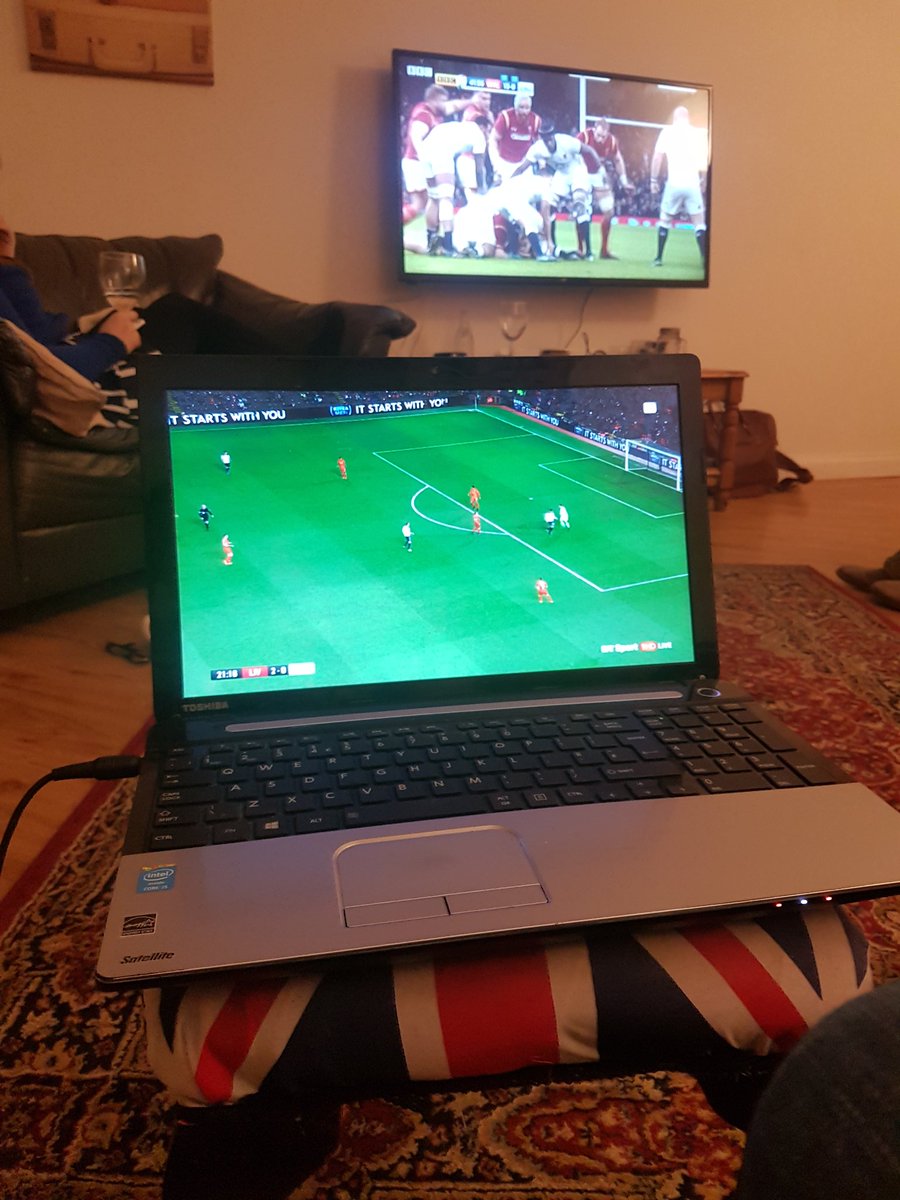 ChrisWPhysio's tweet photo. When the football and the rugby clashes you can only do one thing #propersetup https://t.co/lvTSij7zZq