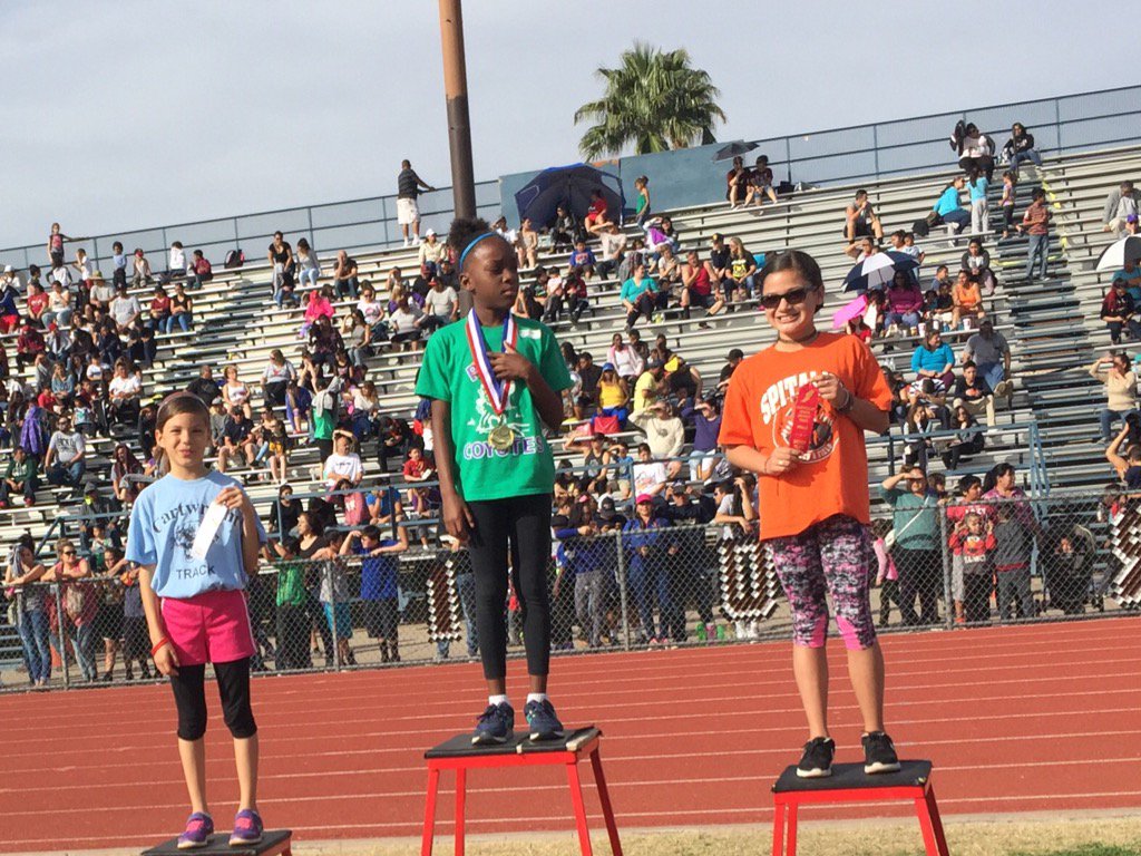 normaaguayo2's tweet photo. Cartwright Cougar wins 3rd Place the 100! Winner! #Cartwrightelem https://t.co/yYdk4yalGv