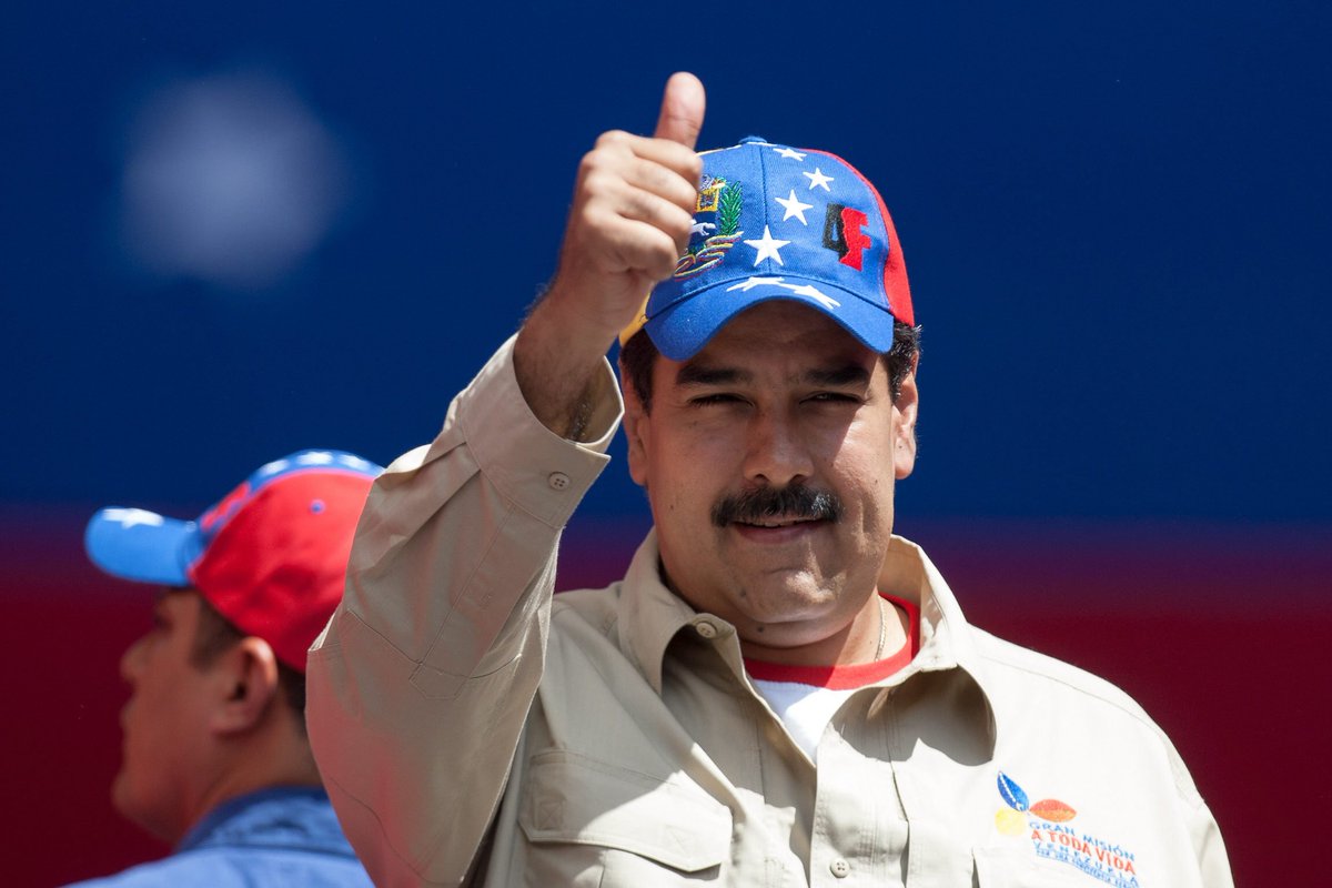 PartidoPSUV's tweet photo. Nicolás Maduro invita al pueblo a sumarse al despliegue de Gobierno de Calle https://t.co/HGL3YwbPtC #SabadoCLAPYCarnetizacion https://t.co/pv4ab9avrr