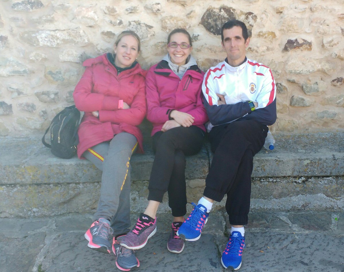 10k-1/2 maratón <a href="/estelanavascues/">estelanavascues OLY</a> (Tudela). Mañana a las 11h volvemos a la competición 😍 Los amigos nunca fallan #Noti