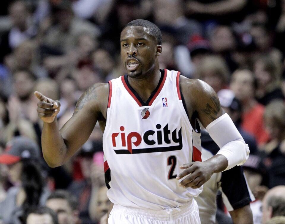 SyndicateSteam's tweet image. The Syndicate is giving the assist point to @GreatFousterini and @ScottieCovers for the #NBApicks last night.
#DoDamage #BuryYourBooksCouch