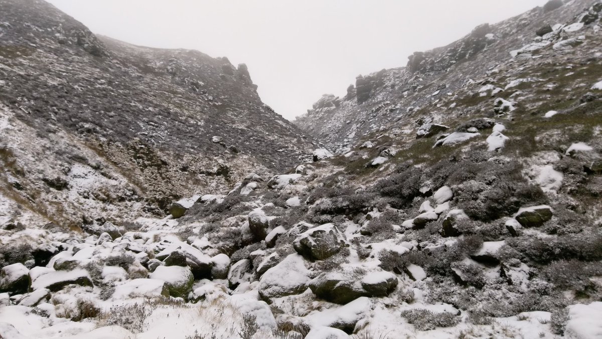 aajpierce's tweet photo. A nice winter's day out on kinder scout https://t.co/5jH1JvryJp