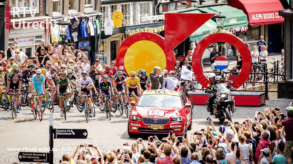 rtvutrecht's tweet photo. "Fransen moeten extra kosten Tourstart betalen" https://t.co/cZslaDyPl8 #utrecht #TDFUtrecht #drvu https://t.co/6FjYjkbbMQ