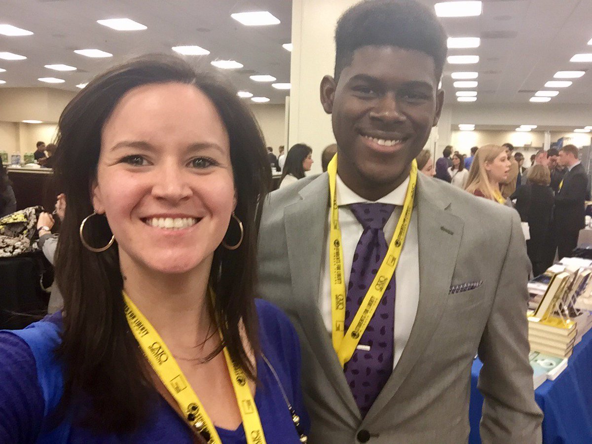 PettMyMaddie's tweet photo. Found this guy @_ThatGuyT at #ISFLC17. The place is crawling with #ceLIBERTIES you just have to look. So nice meeting you, Taleed! Fight on. https://t.co/zZeosagBwY
