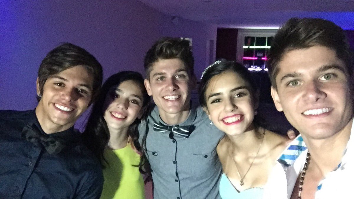 cryptoramote's tweet photo. Felizzz cumpleee ❤️❤️❤️ @GGMyKing @Rochi__Nayar 🎊🎉 https://t.co/ADB8fItsAO