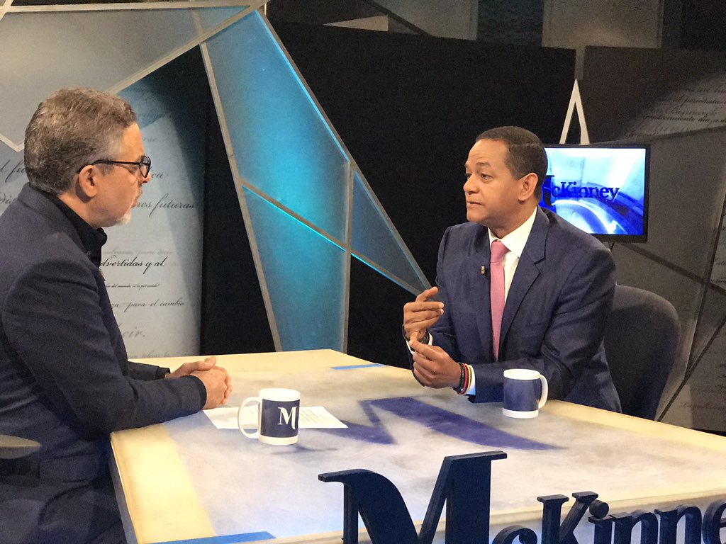 ValentinEnLinea's tweet photo. "Políticos estamos retados por nuevos temas que movilizan una diversidad de sectores", @JCesarValentin. #ValentinConMcKinney https://t.co/S4JBtY7T09