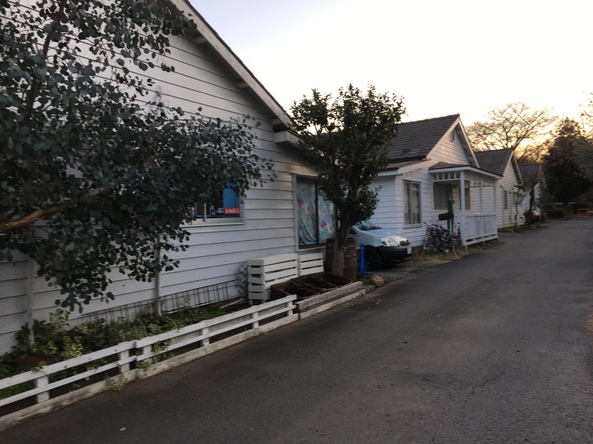 散歩の達人 さんたつ編集部 7月号深川 清澄白河 門前仲町 方向音痴って なおるんですか 発売中 2月号 所沢 狭山 入間 飯能 特集 ジョンソンタウンの古い米軍ハウス区画にあるカフェ Guzuri にも触れておきたい 店主はミュージシャンで 趣味 散歩の達人 さんたつ編集部 7月号深川 清澄白河 門前仲町 方向音痴って なおるんですか 発売中 2月号 所沢 狭山 入間 飯能 特集 ジョンソンタウンの古い米軍ハウス区画にあるカフェ Guzuri にも触れておきたい 店主はミュージシャンで 趣味