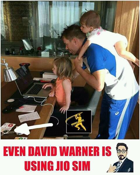 TheRealShowAff's tweet photo. Even @davidwarner31 is using @reliancejio  .. @SunRisers https://t.co/pKrQIEjQ51