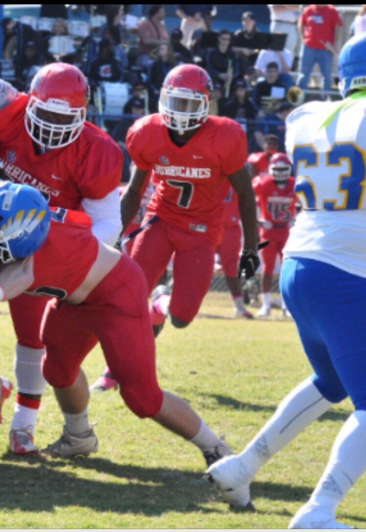JUCOFFrenzy's tweet photo. .@ThechiefTriel_ Mantriel Reaves JUCO FS C/O 2018. 6'3 188. Louisburg JC. HL https://t.co/h7kB5mrEPN https://t.co/U6N2pHlVX5