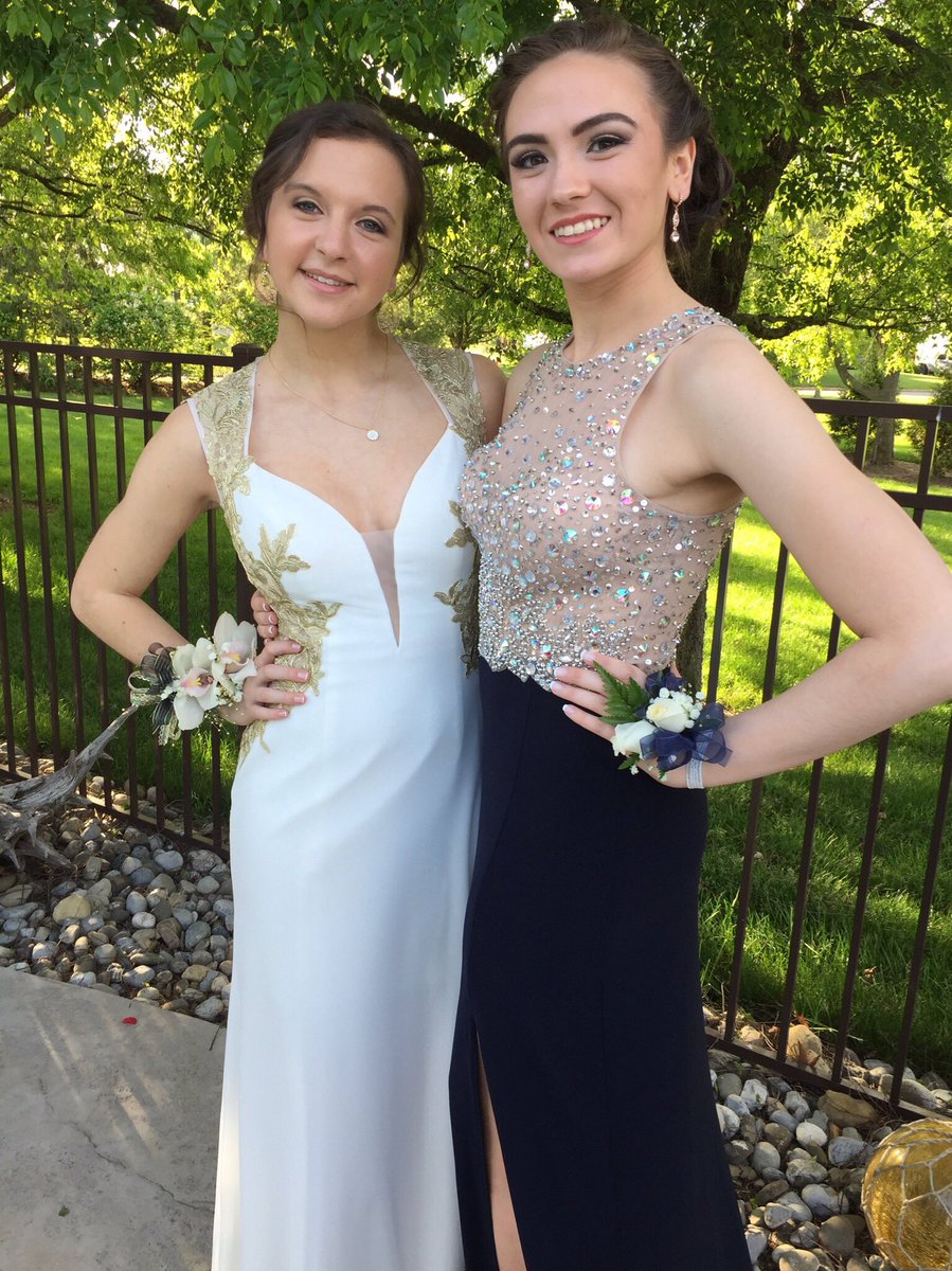 katritri's tweet photo. happy birthday @Alex_ajm18 I hope your day has been amazing💕💕💕 https://t.co/ZsgQx22D2m