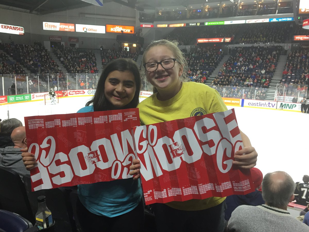 kaylallynn's tweet photo. #GoMooseGo https://t.co/ktJdDGNLvO