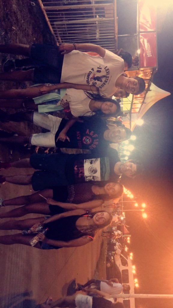 javierabrigo's tweet photo. Con parte de los mejores de la #Promo018 del Yape en el @CarnavaldeCtes #Corrientes #AhoraSi https://t.co/nSoRET38QA