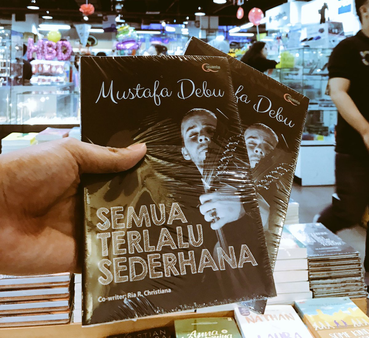 Thanks <a href="/mustafadaood/">Mustafa Debu</a> inspirasinya , grab fast at <a href="/gramediabooks/">GRAMEDIA_BOOKSTORE</a> , good wiken reading insya Allah
