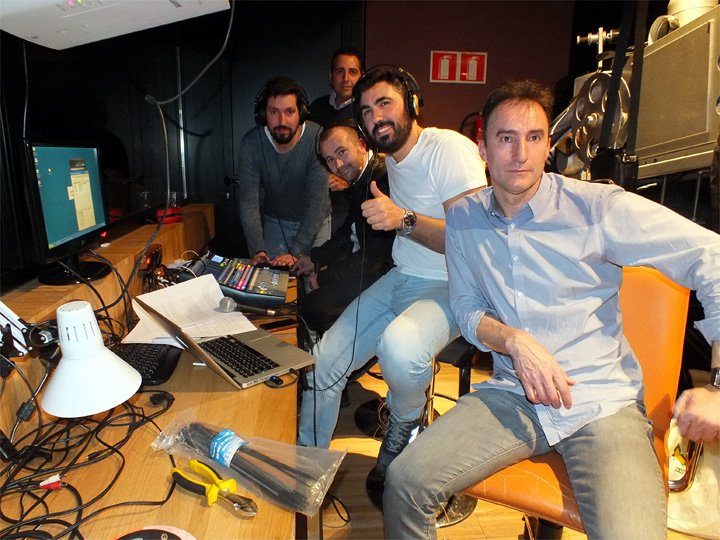 VilladelRioAyto's tweet photo. 📹📻 VÍVE EL #VDRCarnaval17 EN DIRECTO 📱
☑️ @matiaspratsradi ➡️ https://t.co/UtrdmNoNJY
¡Sala de "máquinas"!

#carnaval #CordobaEsp #Andalucía https://t.co/Cpctjrz2XD