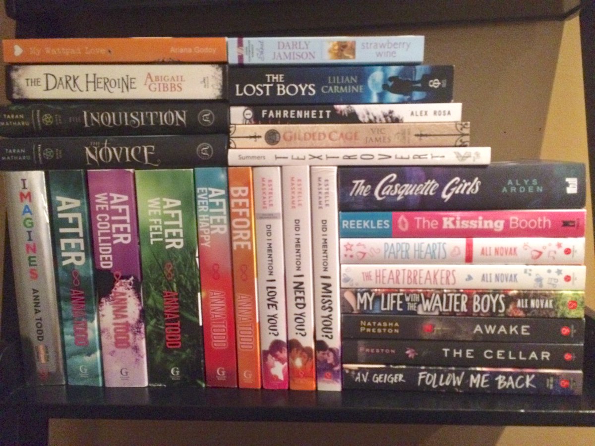 authoralinovak's tweet photo. So many @wattpad authors in one picture! 😱😍📚 https://t.co/ooKg8LEx5o