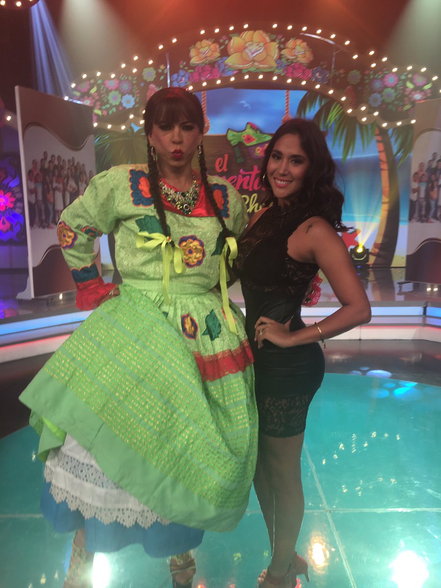 melissa_paredes's tweet photo. Hoy no se pierdan el reventonazo de la Chola!💖va estar de candelaaa..... @ElReventonazo @lacholachabuca https://t.co/dy3n8qQeXs