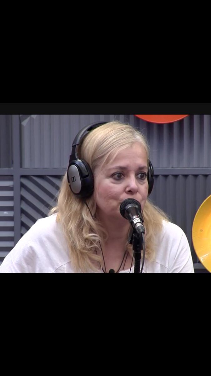 errante8's tweet photo. #VIPDirecto #Emma #Elettra #Irma
#VipAlejandro
@EmmaOzores diciendo n la radio:
Mi deseo es que se queden @soriano_irma y @LamborghiniEM https://t.co/UtYwMw0lZu