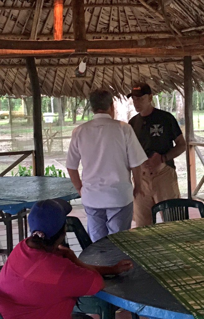 Luisemartinezh's tweet photo. #18Feb Cae la tarde en #Tabasca, compartiendo sueños con @tomaspugliese10 visionario del turismo sostenible y del desarrollo del sur. https://t.co/8YpBthyPzI