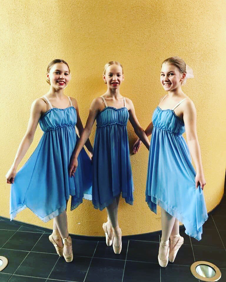 Balettiopisto's tweet photo. MOVES Nuori Kulttuuri Pirkanmaan aluekatselmus Pitkäjärven Liikuntahallilla! TBO mukana 7:llä tanssilla! #MOVES2017 #kokosuomitanssii https://t.co/A6SIFOEuOG