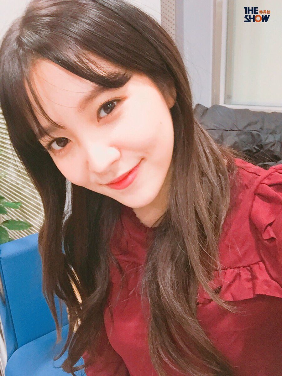 Rvsyers's tweet photo. "Happiness!"
Annyeong Haseyo Red Velvet Maknae Kim Yerim here~
want to know more? tap tap here💕💞💞 https://t.co/7TCi6P3ZCY