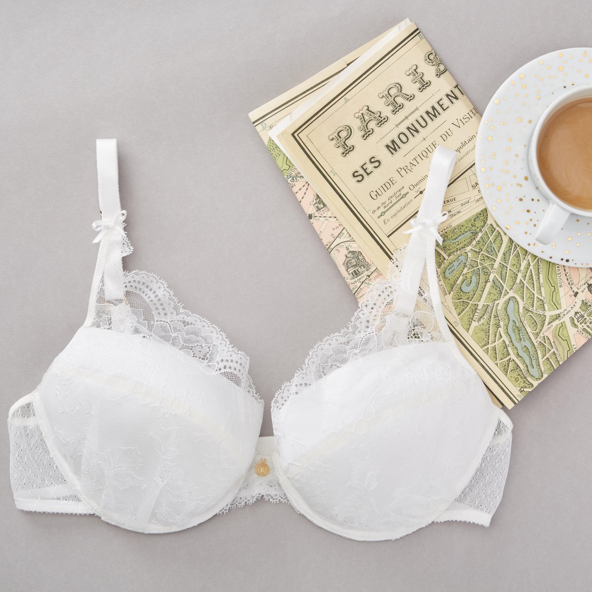 HerRoom's tweet photo. Shop lingerie from the world over and always pick the right size thanks to our #BraFitGuide: https://t.co/XhuSc0Xb2T (bra: @ChantelleUS) https://t.co/mCDPVx8yWo
