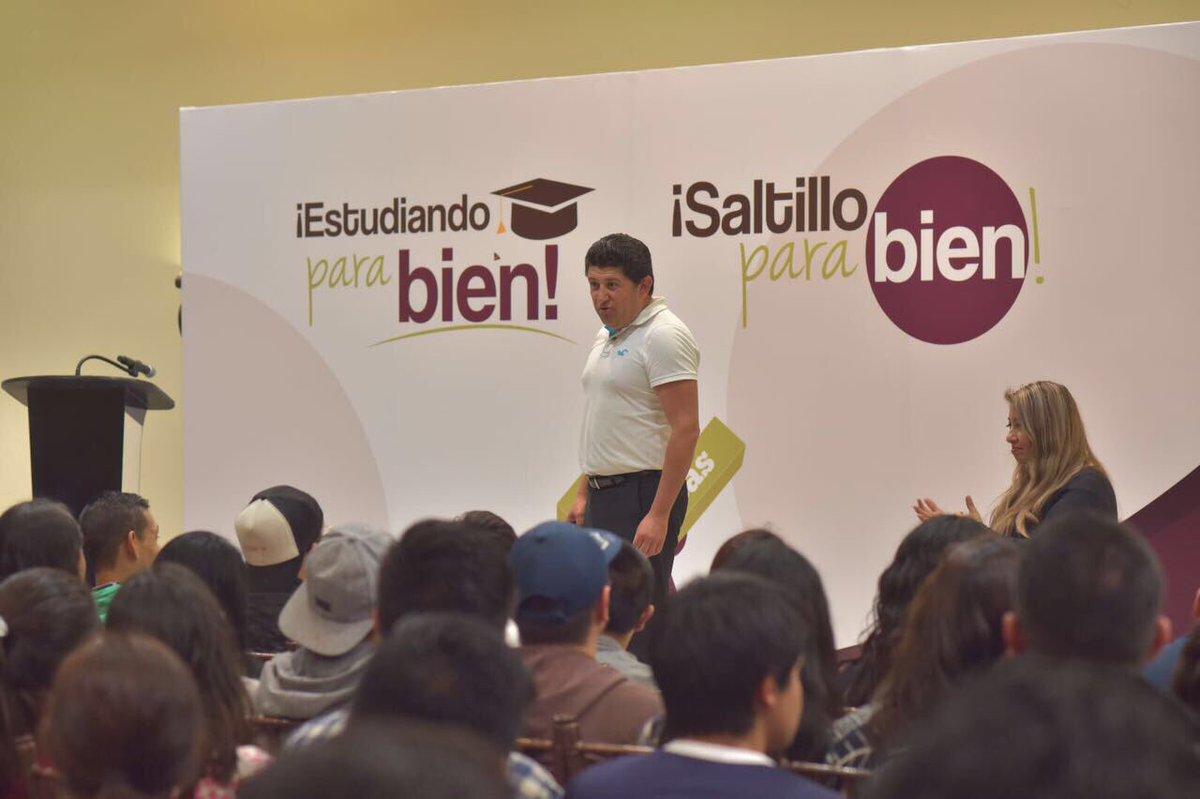 SaltilloBien's tweet photo. Hoy se impartió una conferencia de liderazgo dirigida a las y los jóvenes líderes ganadores del programa #EstudiandoParaBien #Saltillo https://t.co/ioFJLHaos9