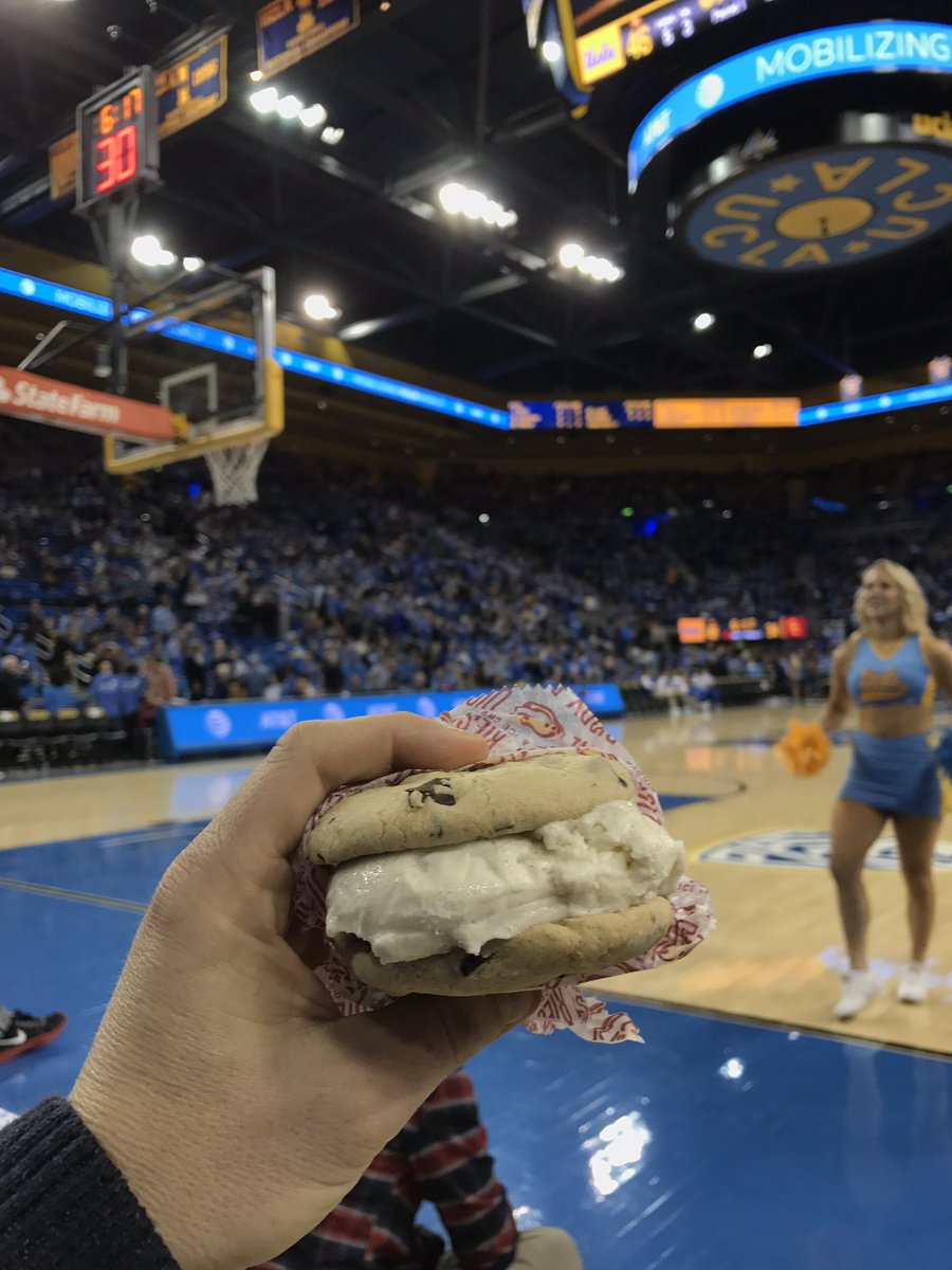 itsmarktime's tweet photo. @UCLAMBB Up by 12 at the half and @diddyriese ice cream sandwich. Life is good. #gobruins https://t.co/fnw8BIsmc6