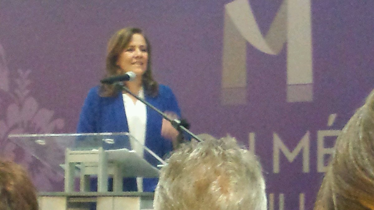 Myrna_Gutie's tweet photo. Escuchando a la mejor !!! @Mzavalagc #Saltillo #Conferencia #Presidenta2018 https://t.co/PuEf65dQMb