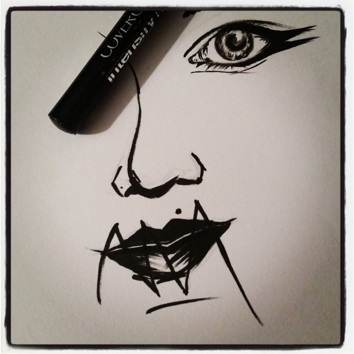 PatriciaBlanchf's tweet photo. Sometimes you sketch in eyeliner bc its the only way to get the lines right
#makeuptutorial #covergirl #intensifyme https://t.co/sczKagZPV7