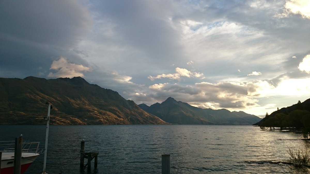 GroupHarding's tweet photo. A final look around Queenstown after #AMN8 - a great conference, see you at #AMN9 @MacDiarmidInsti. https://t.co/BsiWWqnHm1
