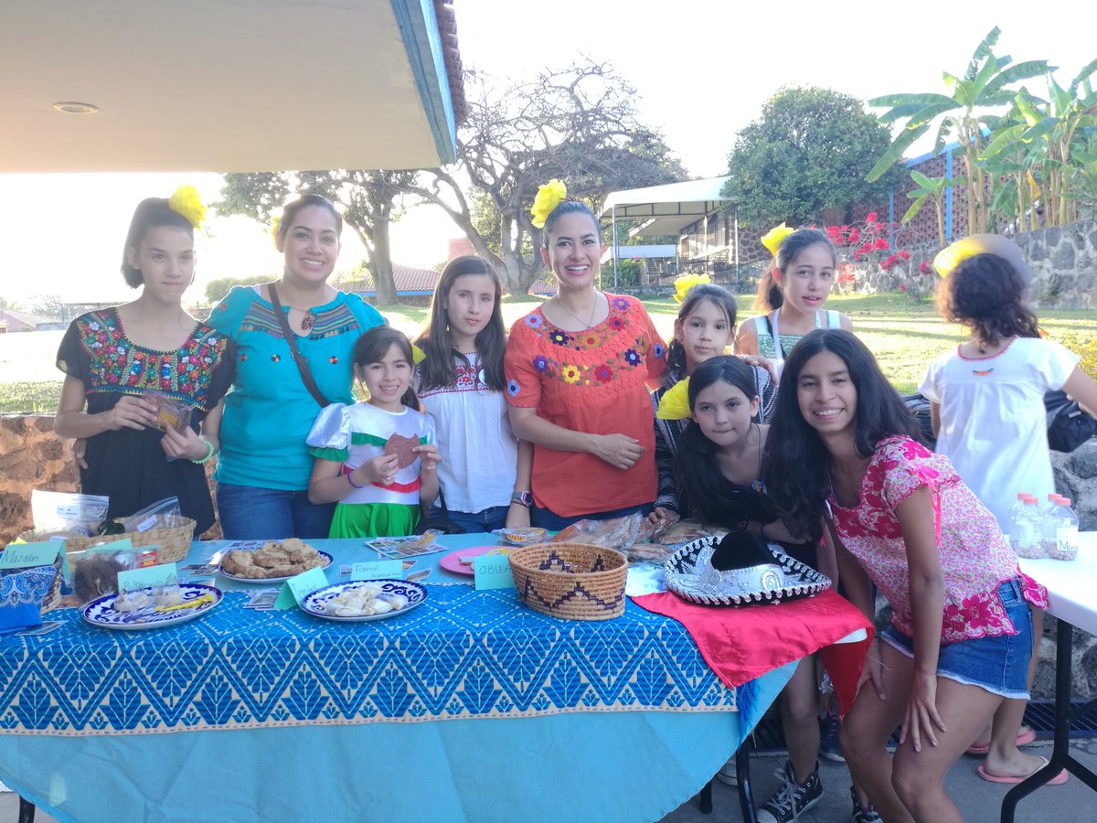 nuestracabanamx's tweet photo. The international festival allow us learn about each other culture #WTD2017 #JoinTheCelebration #OurCabana60 #LestGrow https://t.co/3TTDUs22VA
