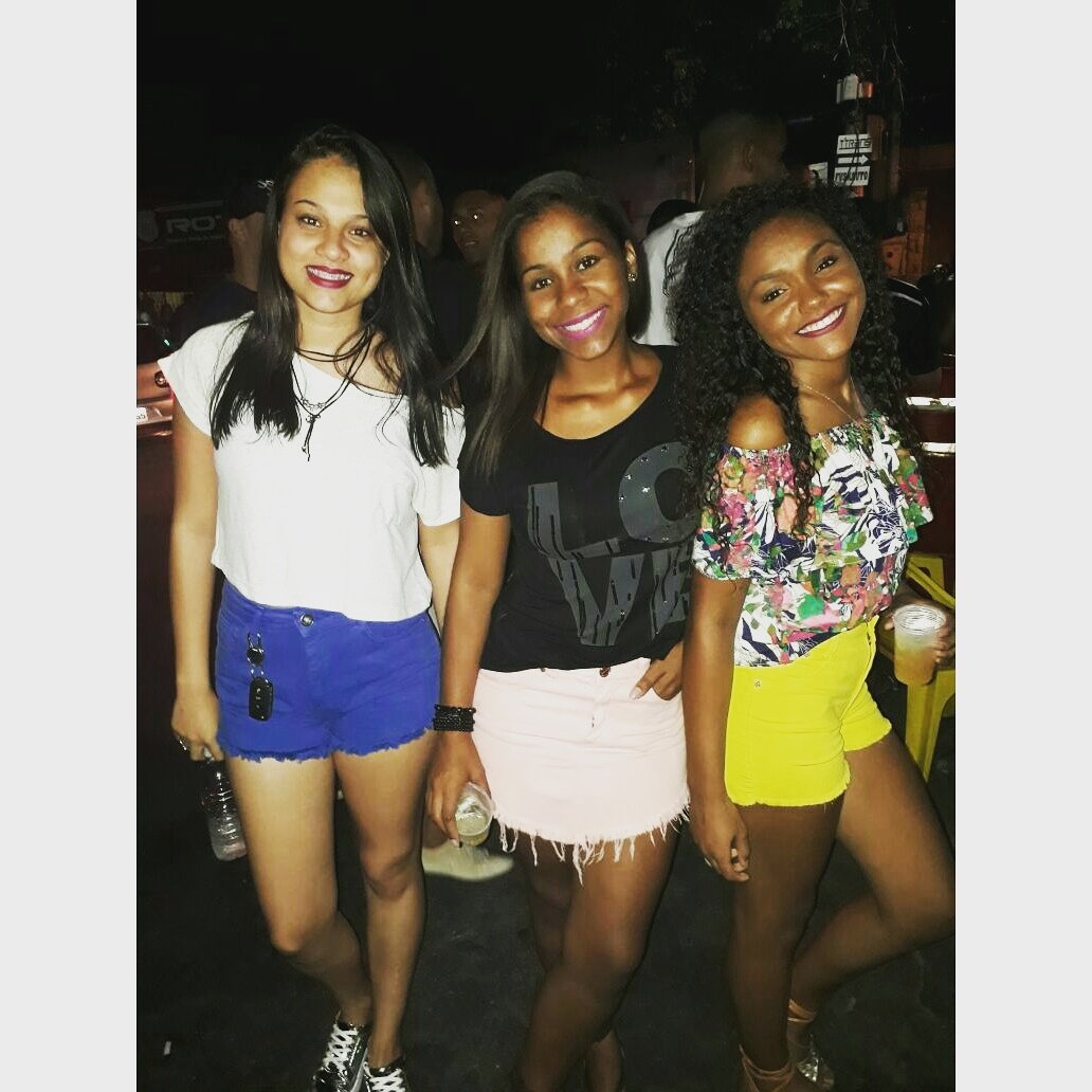 f_brendha's tweet photo. Tá acontecendo 🤔😍😚👏
#sempreminhas #vemcarnaval #aquiésucessosempre #decreto https://t.co/GZ5rLCVKlB