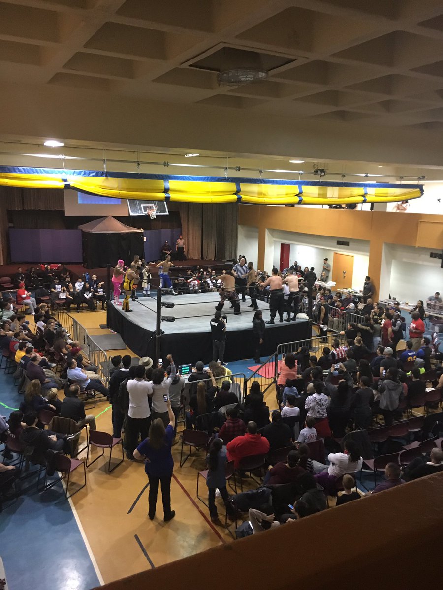 Packed house here at <a href="/lawproofficial/">LAW PRO WRESTLING</a> tonight. Although they're all idiots for booing me, still a crazy, rowdy crowd! #prowrestling #colossal