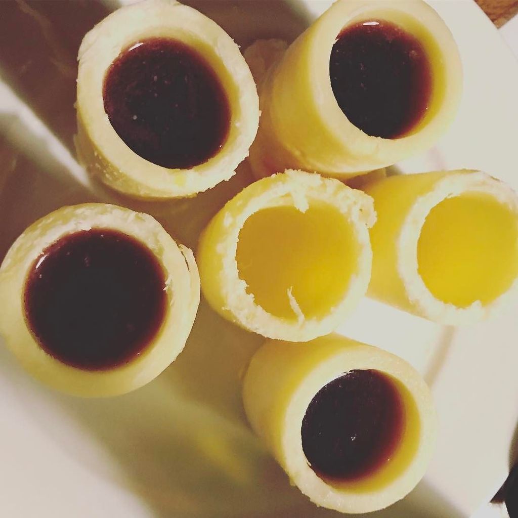 izzyerskine's tweet image. Made Courtney some disgusting cheese shot glasses for her hens #cheeseandwine #buzzfeedfoo… ift.tt/2lx7Jbz