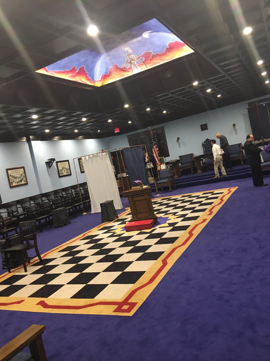 efwellis633's tweet photo. Naperville Masonic Temple https://t.co/qYDuLoQqdO